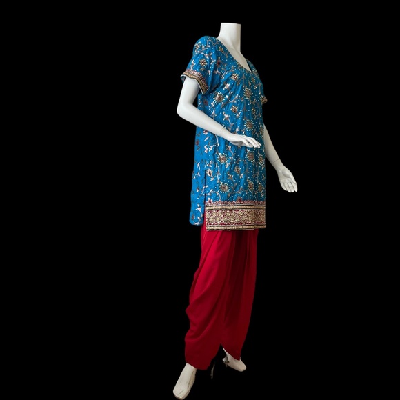 New, Never worn. Beautiful Blue & Red Salwar Kameez suit with Dupatta. - Picture 6 of 16